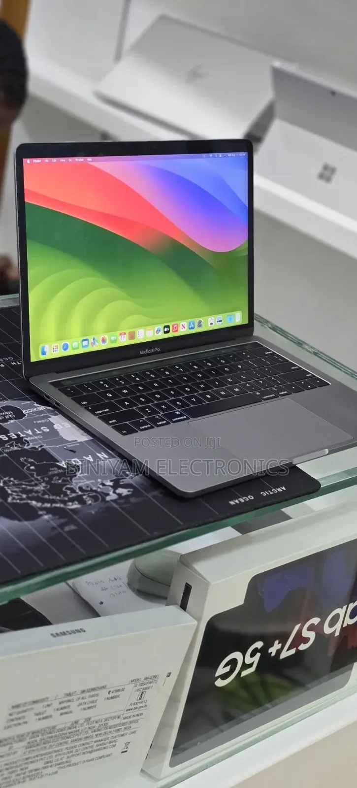 New Laptop Apple MacBook Pro 2020 M1 8GB Apple M1 SSD 256GB