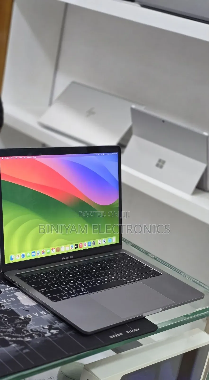 New Laptop Apple MacBook Pro 2020 M1 8GB Apple M1 SSD 256GB