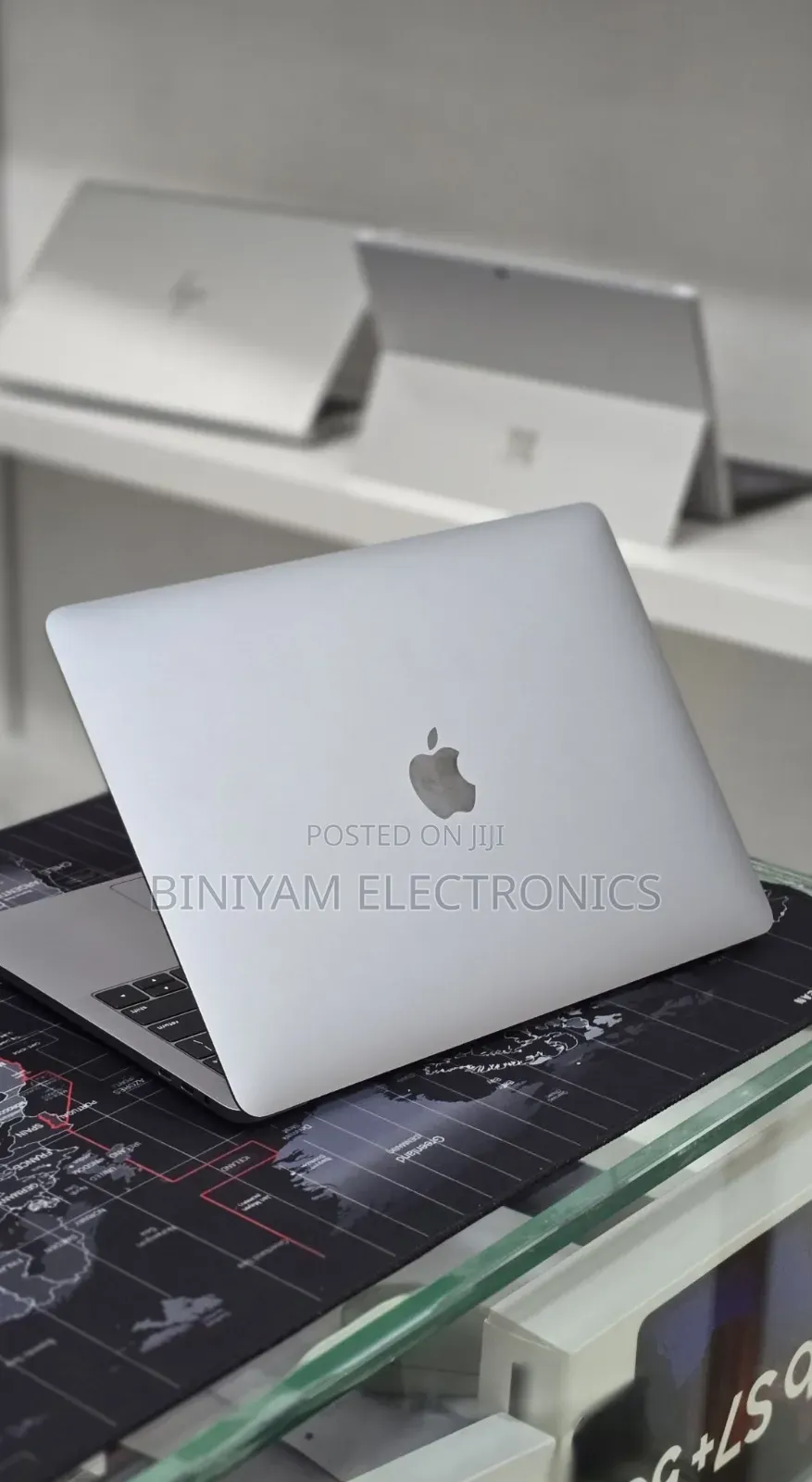 New Laptop Apple MacBook Pro 2020 M1 8GB Apple M1 SSD 256GB