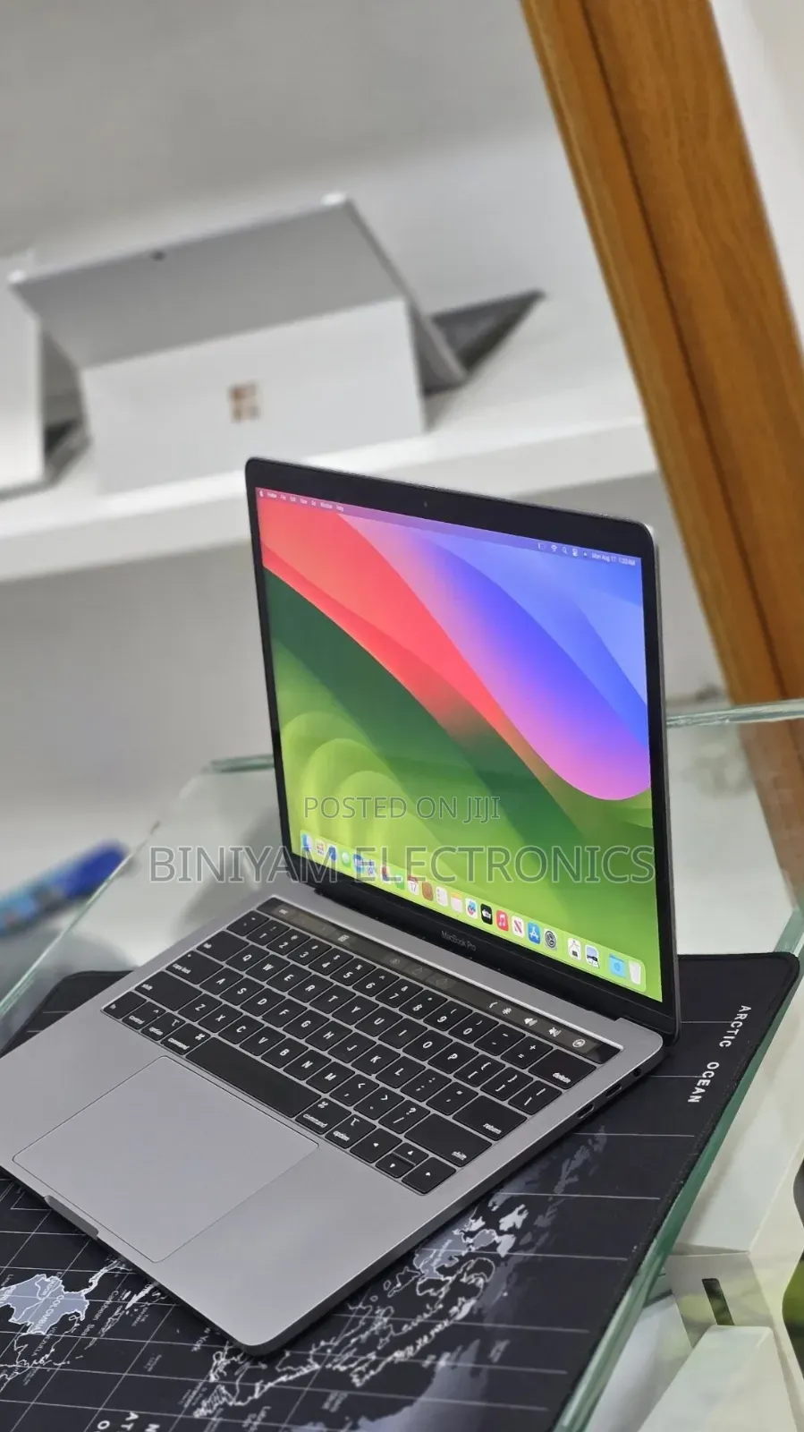 New Laptop Apple MacBook Pro 2020 M1 8GB Apple M1 SSD 256GB