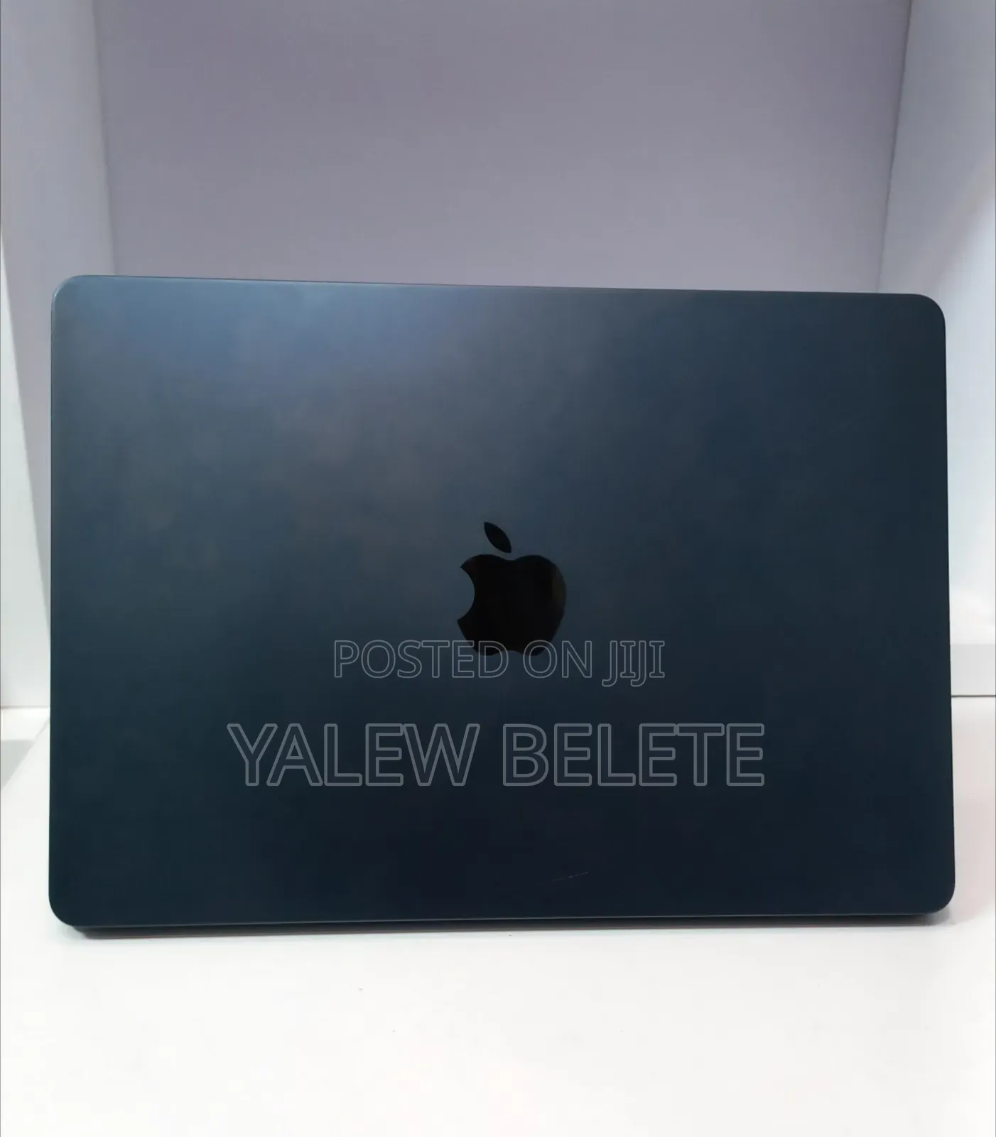 New Laptop Apple MacBook Air 2022 M2 8GB Apple M2 SSD 256GB