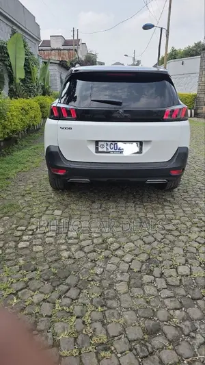 Peugeot 5008 2021 White