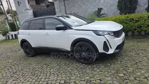 Peugeot 5008 2021 White