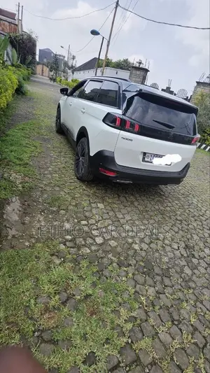 Peugeot 5008 2021 White