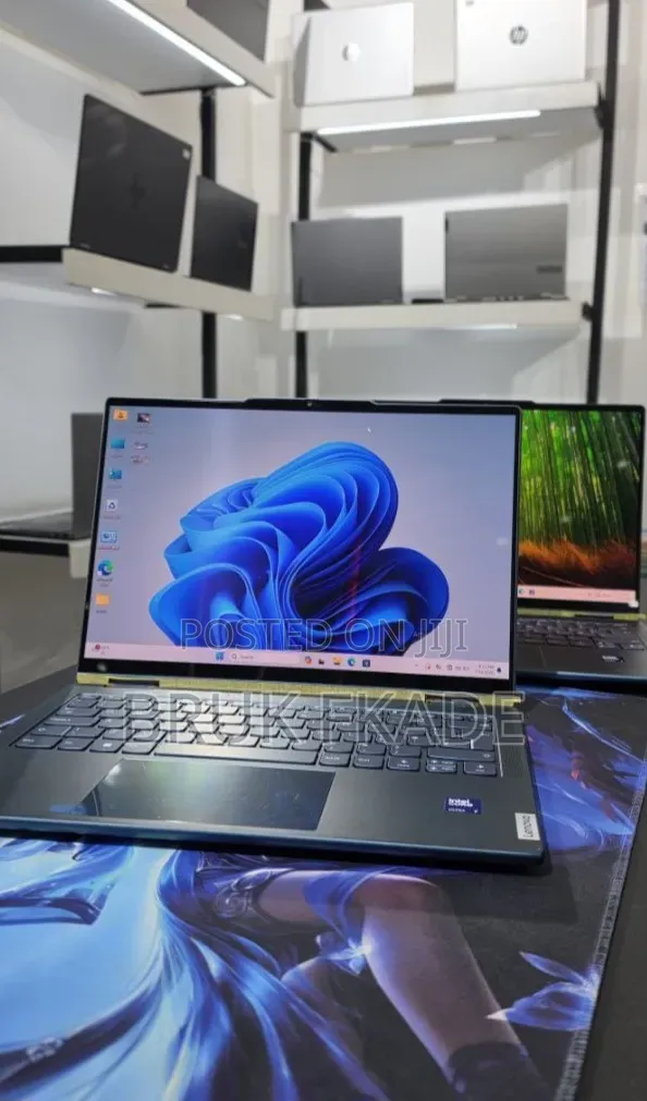 New Laptop Lenovo Yoga 7i 16GB Intel Core Ultra 7 SSD 512GB