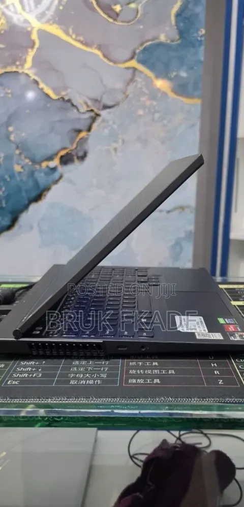 New Laptop Lenovo Yoga 7i 16GB Intel Core Ultra 7 SSD 512GB