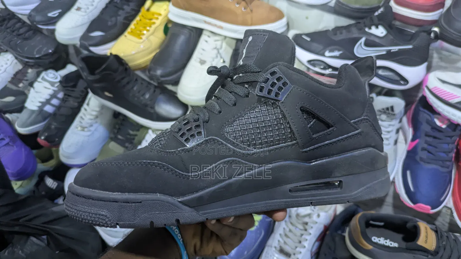 Air Jordan 4 Retro "Black Cat"
