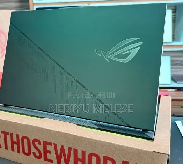 New Laptop Asus ROG Strix G16 16GB Intel Core i9 SSD 1T