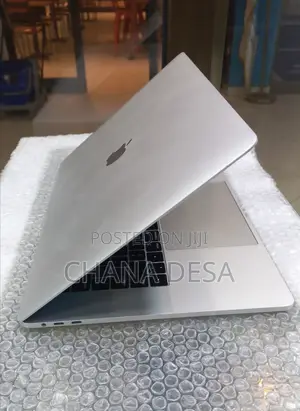 New Laptop Apple MacBook Pro 2018 16GB Intel Core i7 SSD 256GB