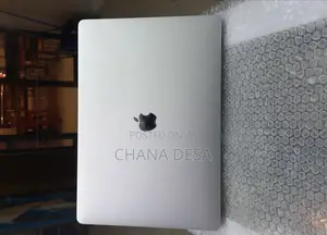 New Laptop Apple MacBook Pro 2018 16GB Intel Core i7 SSD 256GB