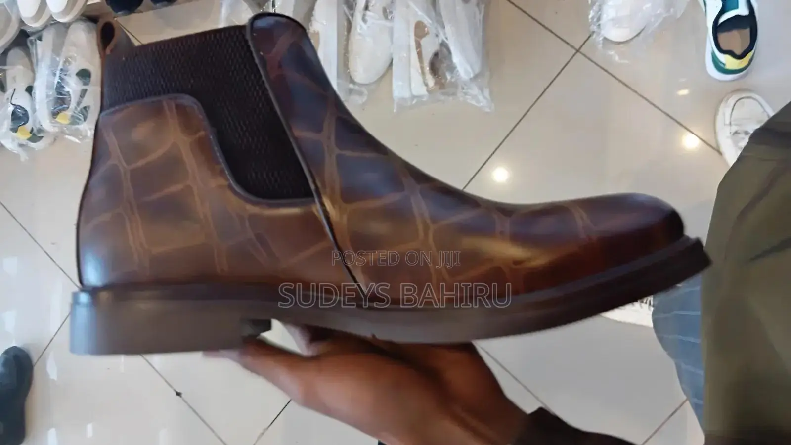 Men's Leather Crocodile Pattern Chelsea Boots