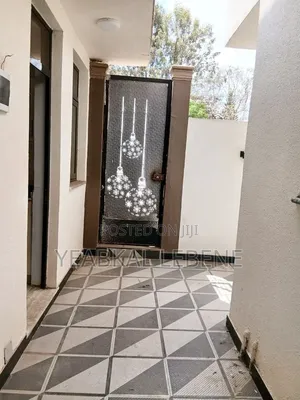 6bdrm House in Bole for sale