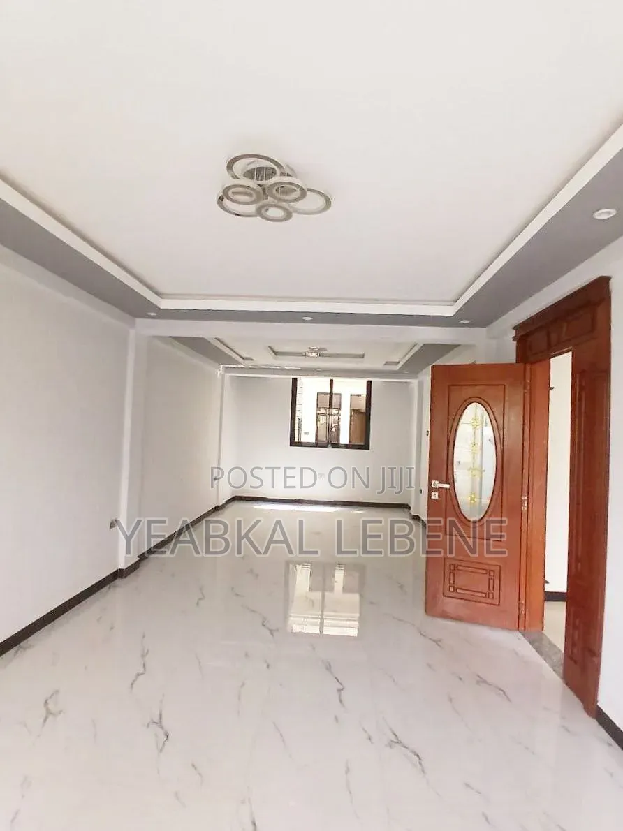 6bdrm House in Bole for sale