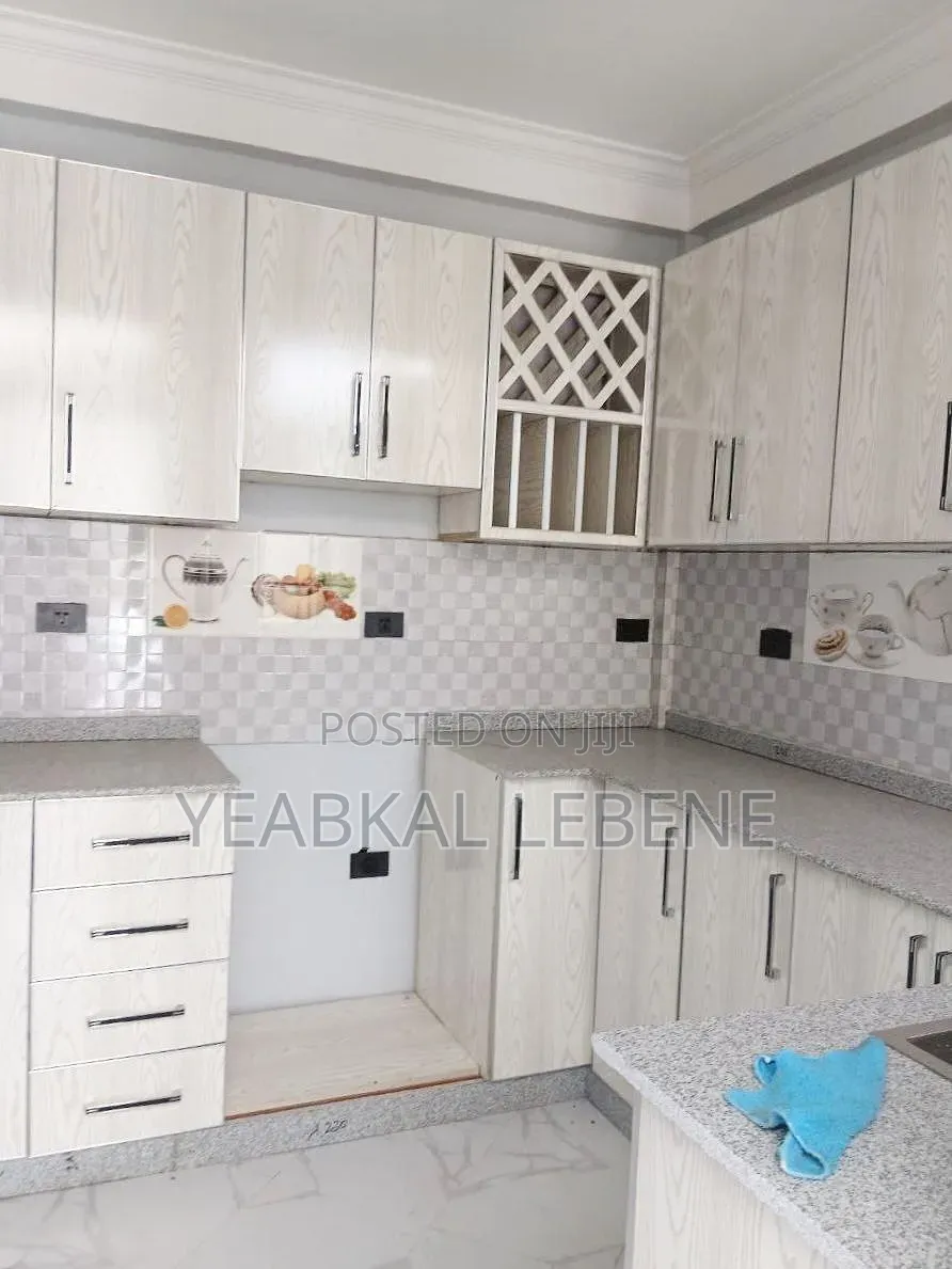 6bdrm House in Bole for sale