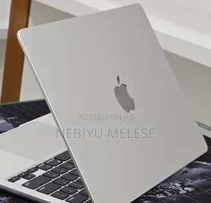 New Laptop Apple MacBook Air 2024 M3 16GB Apple M3 SSD 512GB