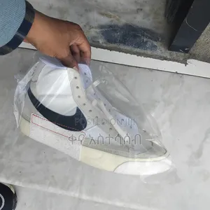 ኦሪጅናል አዲስ የ አሜሪካ ናይኪ ጫማ Nike High Top Shoes (43ቁጥር)