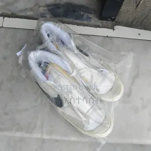 ኦሪጅናል አዲስ የ አሜሪካ ናይኪ ጫማ Nike High Top Shoes (43ቁጥር)