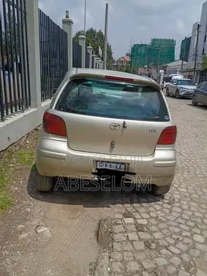 Toyota Vitz 2002 Gold