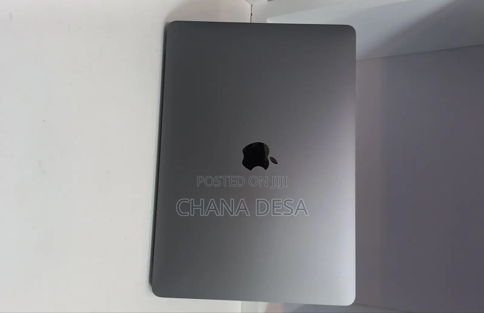 New Laptop Apple MacBook Pro 2020 M1 8GB Apple M1 Pro SSD 256GB