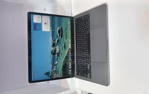 New Laptop Apple MacBook Pro 2020 M1 8GB Apple M1 Pro SSD 256GB