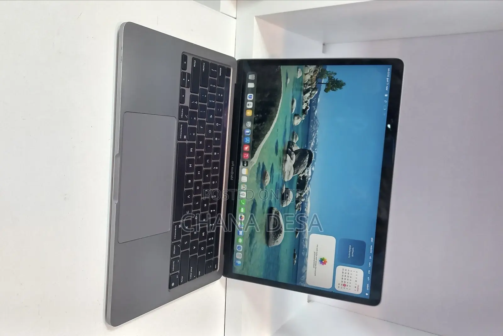 New Laptop Apple MacBook Pro 2020 M1 8GB Apple M1 Pro SSD 256GB