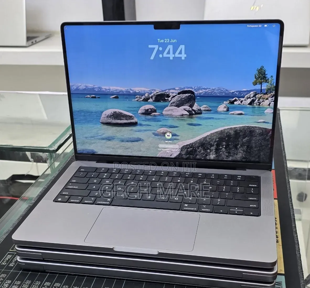 New Laptop Apple MacBook Pro 2021 M1 16GB Apple M1 Pro SSD 512GB