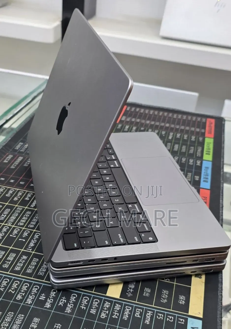 New Laptop Apple MacBook Pro 2021 M1 16GB Apple M1 Pro SSD 512GB