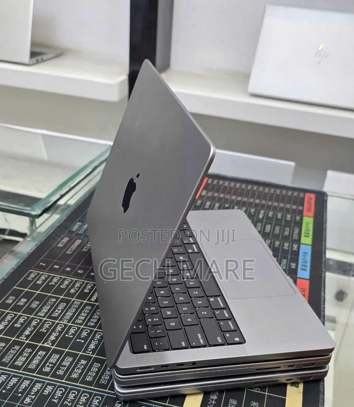 New Laptop Apple MacBook Pro 2021 M1 16GB Apple M1 Pro SSD 512GB