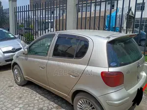 Toyota Vitz 2002 Gold