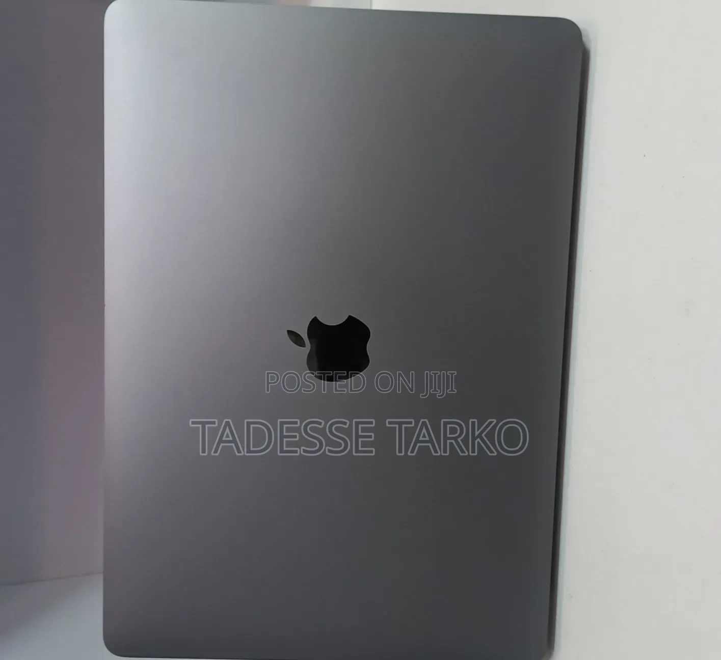 New Laptop Apple MacBook Pro 2020 M1 8GB Apple M1 Pro SSD 256GB
