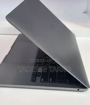 New Laptop Apple MacBook Pro 2020 M1 8GB Apple M1 Pro SSD 256GB