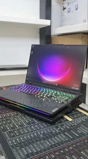 New Laptop Lenovo Legion Pro 7 48GB Intel Core i9 SSD 1T