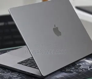New Laptop Apple MacBook Pro 2022 M2 16GB Apple M2 SSD 512GB