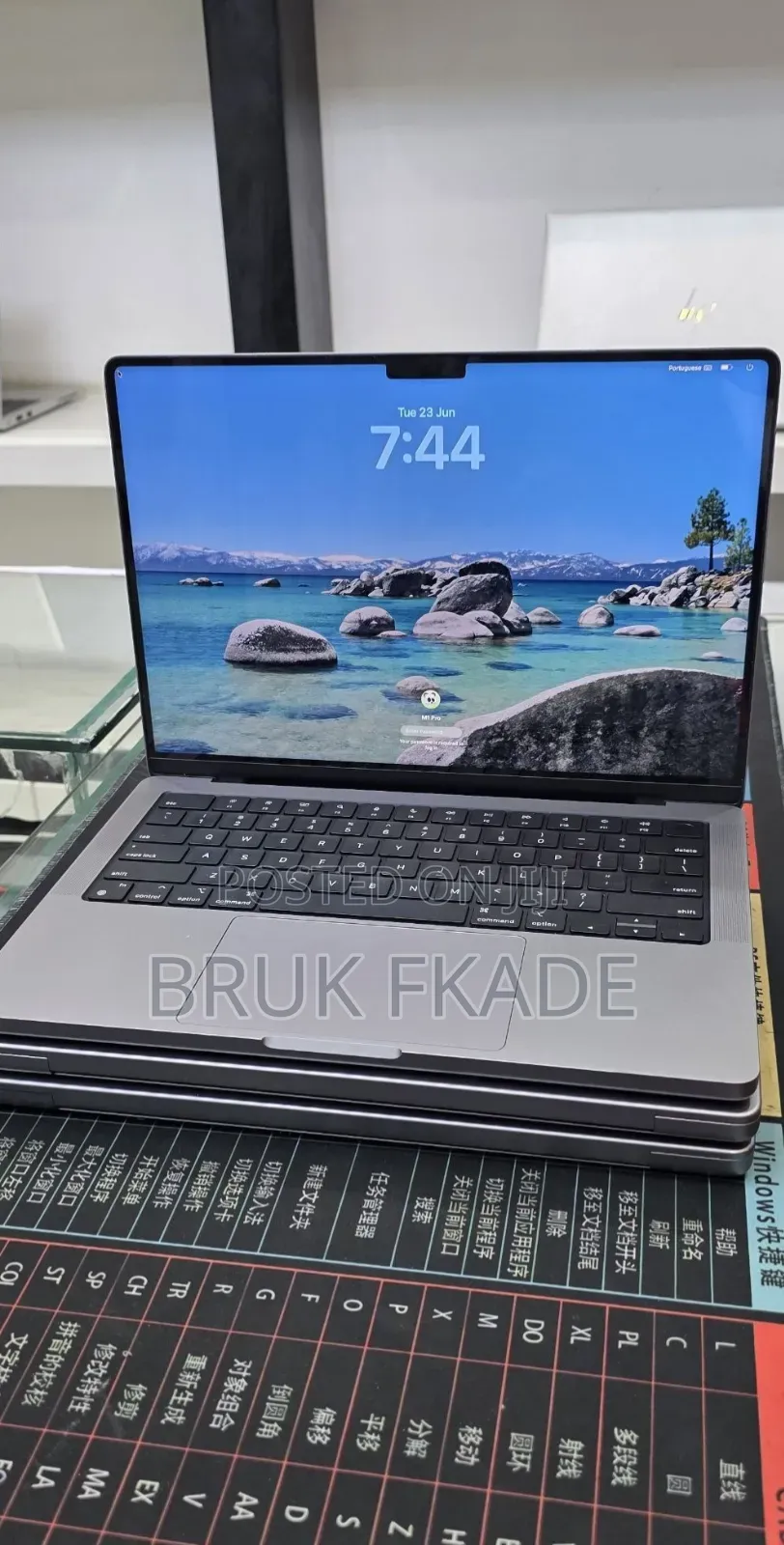 New Laptop Apple MacBook Pro 2021 M1 16GB Apple M1 Pro SSD 512GB