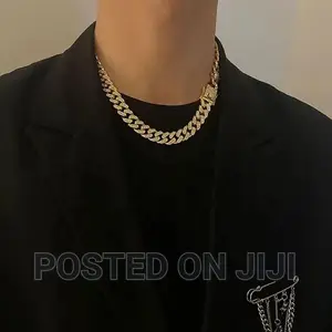Big Discount on Golden Luxury Chain Necklace + Chain Bracele