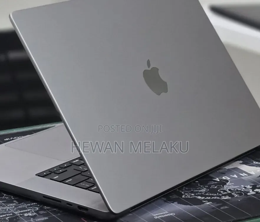 New Laptop Apple MacBook Pro 2022 M2 16GB Apple M2 SSD 512GB