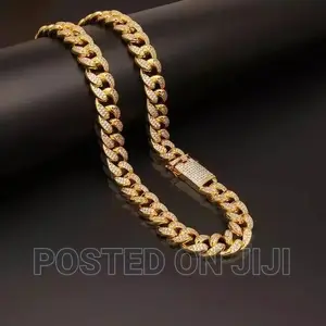 Big Discount on Golden Luxury Chain Necklace + Chain Bracele