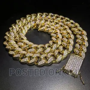 Big Discount on Golden Luxury Chain Necklace + Chain Bracele