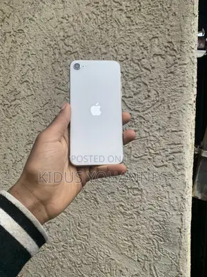 Apple iPhone SE (2022) 64 GB White