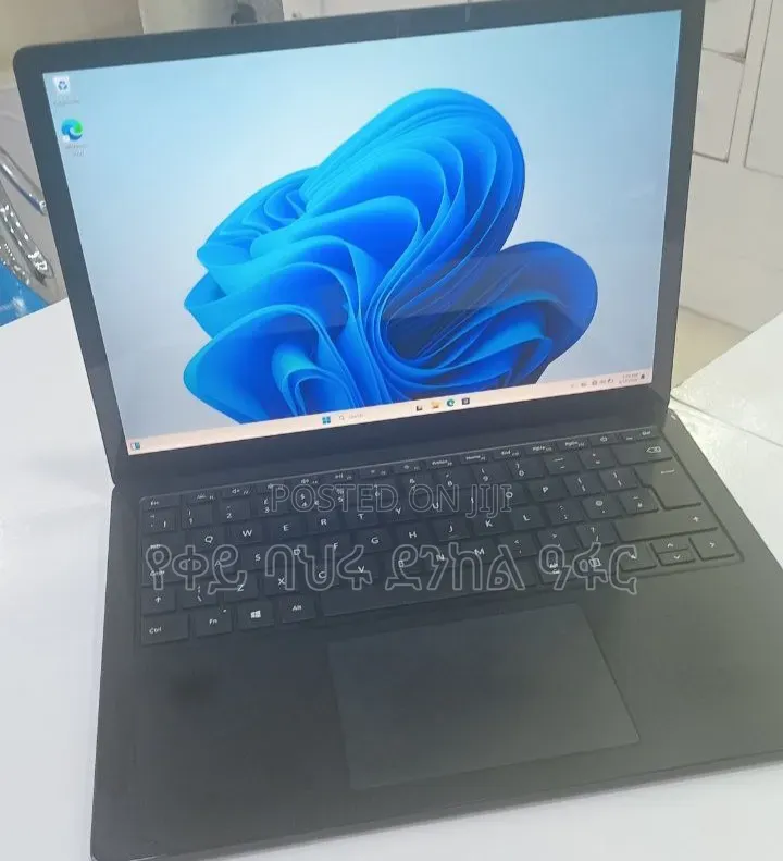 New Laptop Microsoft Surface 16GB Intel Core i7 SSD 512GB
