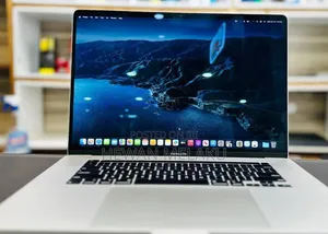 New Laptop Apple MacBook Pro 2019 32GB Intel Core i9 SSD 512GB