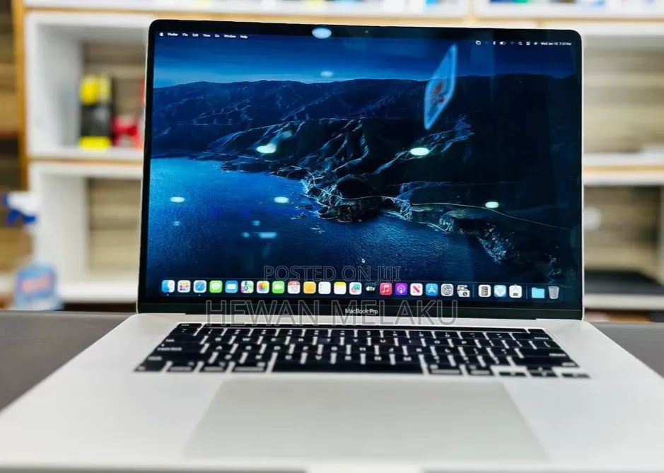 New Laptop Apple MacBook Pro 2019 32GB Intel Core i9 SSD 512GB