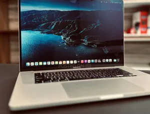 New Laptop Apple MacBook Pro 2019 32GB Intel Core i9 SSD 512GB