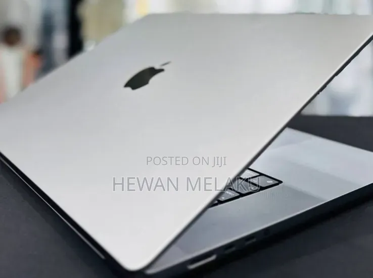 New Laptop Apple MacBook Pro 2021 M1 16GB Apple M1 Pro SSD 512GB