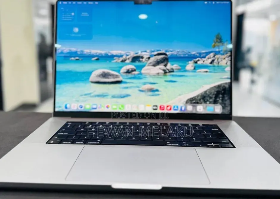 New Laptop Apple MacBook Pro 2021 M1 16GB Apple M1 Pro SSD 512GB