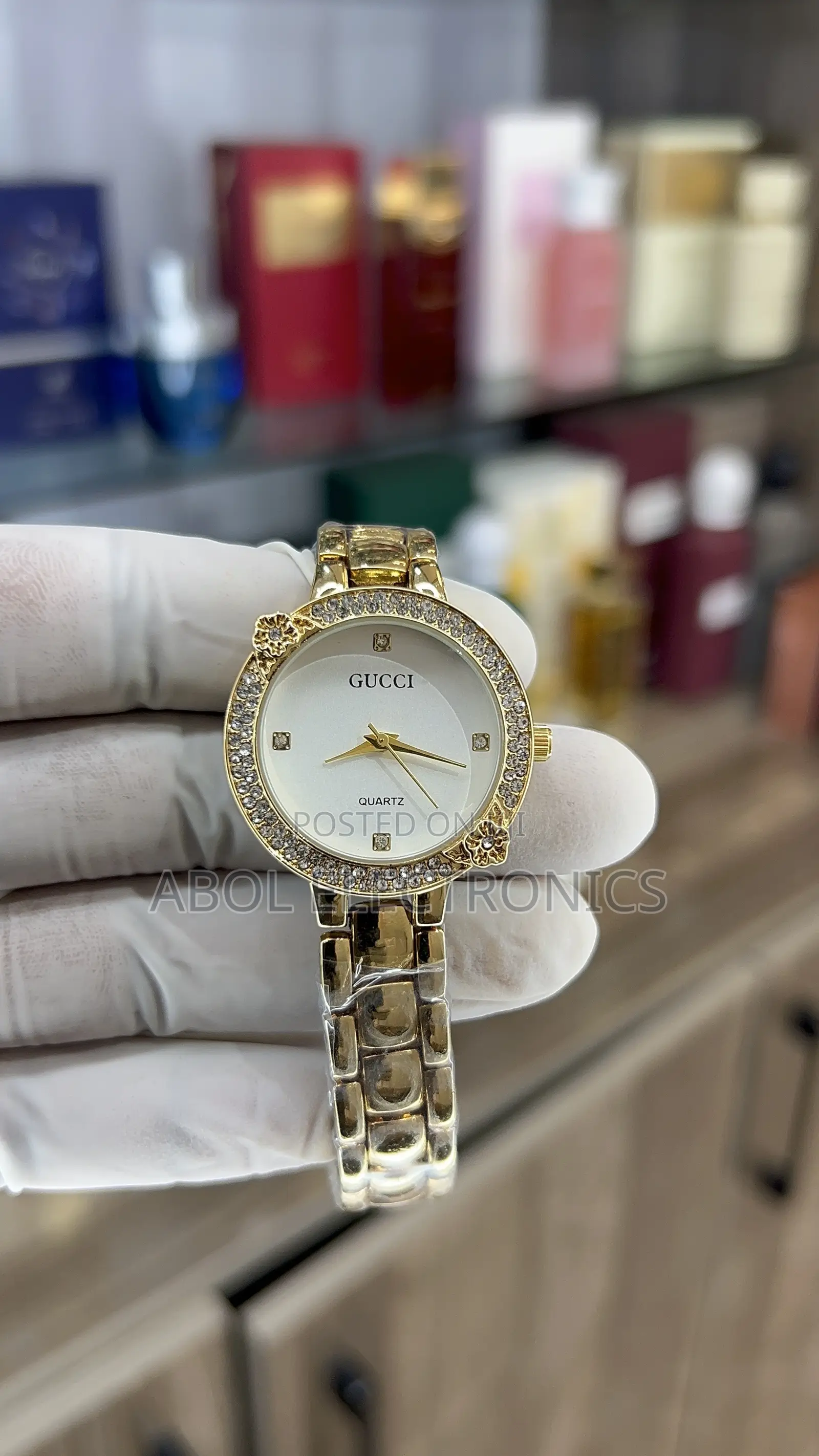 Elegant Round Gold Women's Watch - Floral Diamond Bezel White Dial