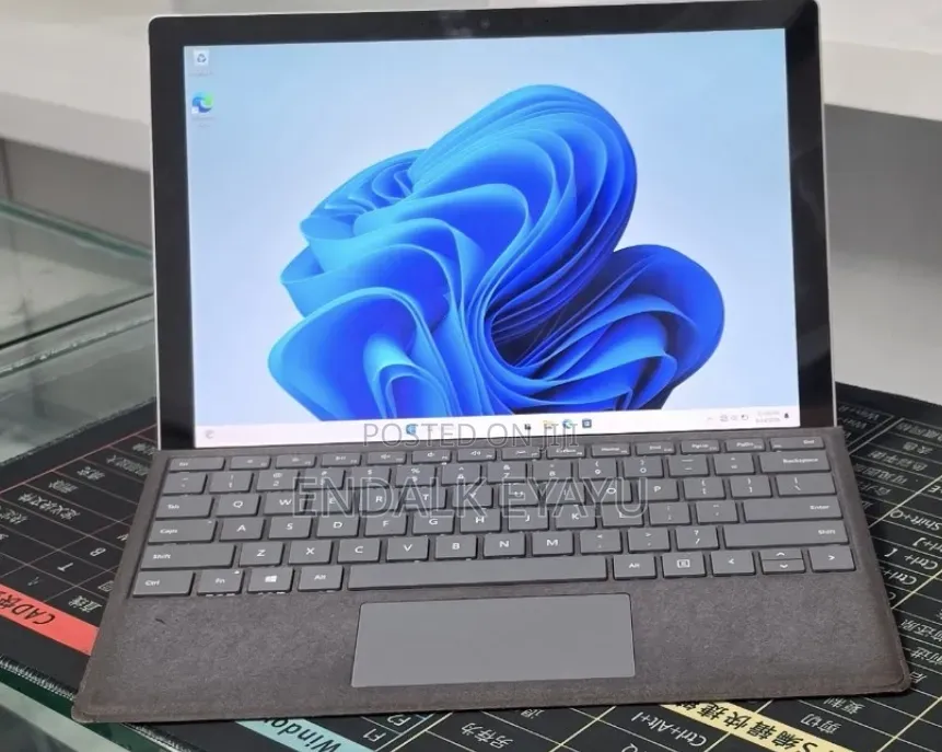 New Laptop Microsoft Surface Pro 7+ 32GB Intel Core i7 SSD 1T