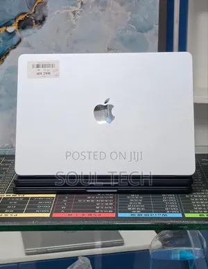 New Laptop Apple MacBook Air 2025 M4 16GB Apple M4 SSD 256GB