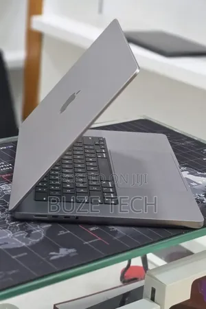New Laptop Apple MacBook Pro 2023 M2 16GB Apple M2 SSD 512GB
