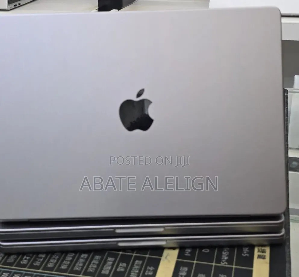 New Laptop Apple MacBook Pro 2021 M1 16GB Apple M1 Pro SSD 512GB